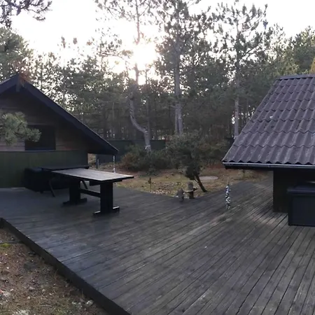 Dom wakacyjny On Facing A Large Natural Area *